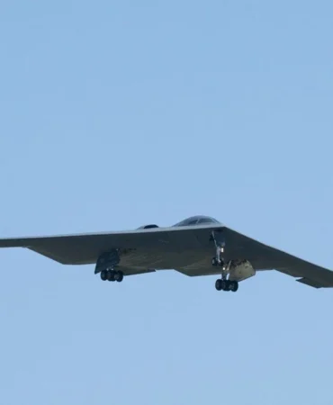 b2 bombardıman uçağı