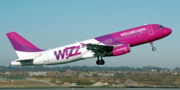 Wizz-Airin-Dubai-Katowice-seferini-yapan-yolcu-uçağı-İstanbul-Havalimanına-acil-iniş-yaptı